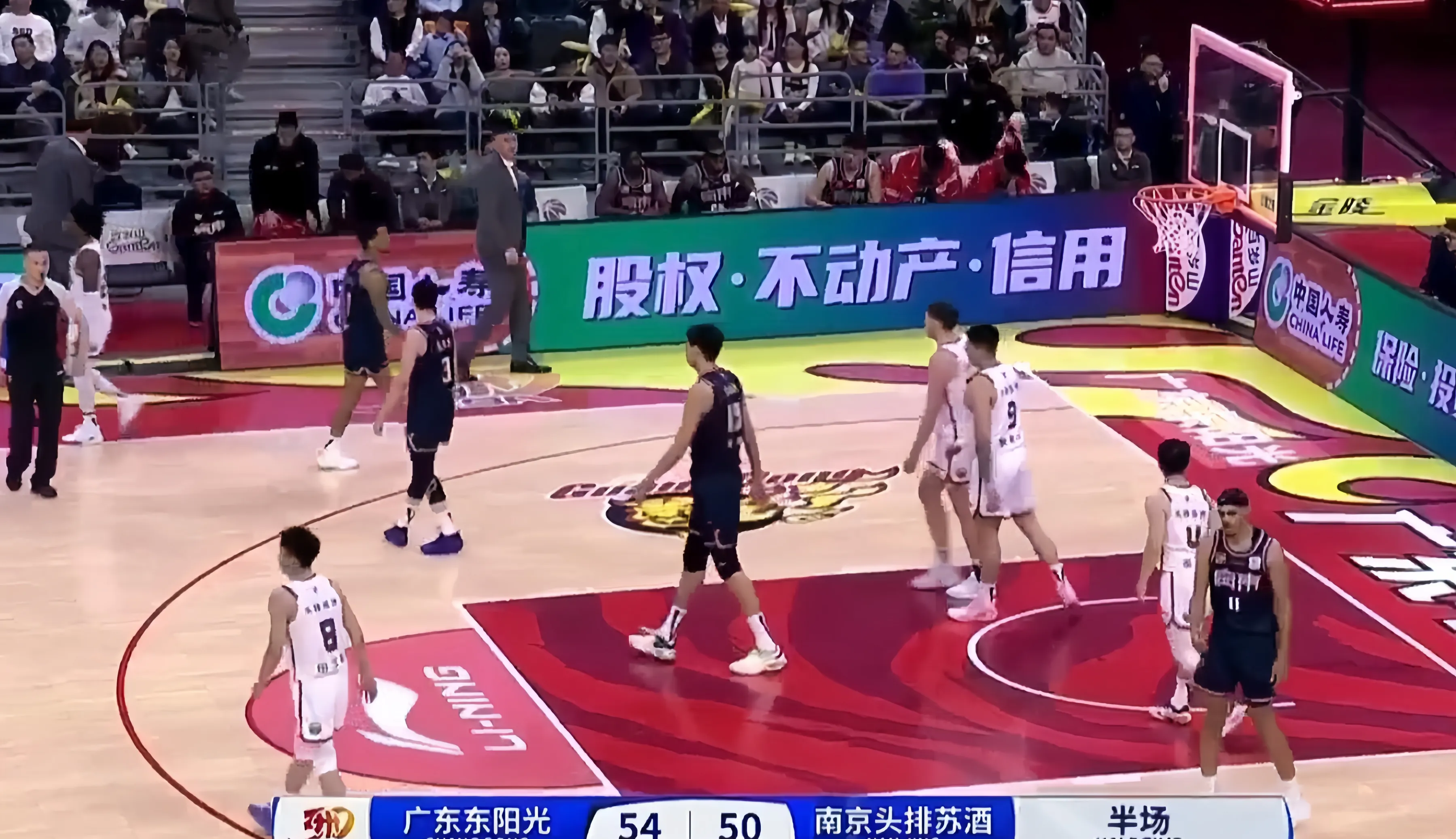 九游官方网站-深圳男篮迎欧篮联关键赛，集结日手感冰凉，气氛紧张，轮换策略成焦点-九游官方网站